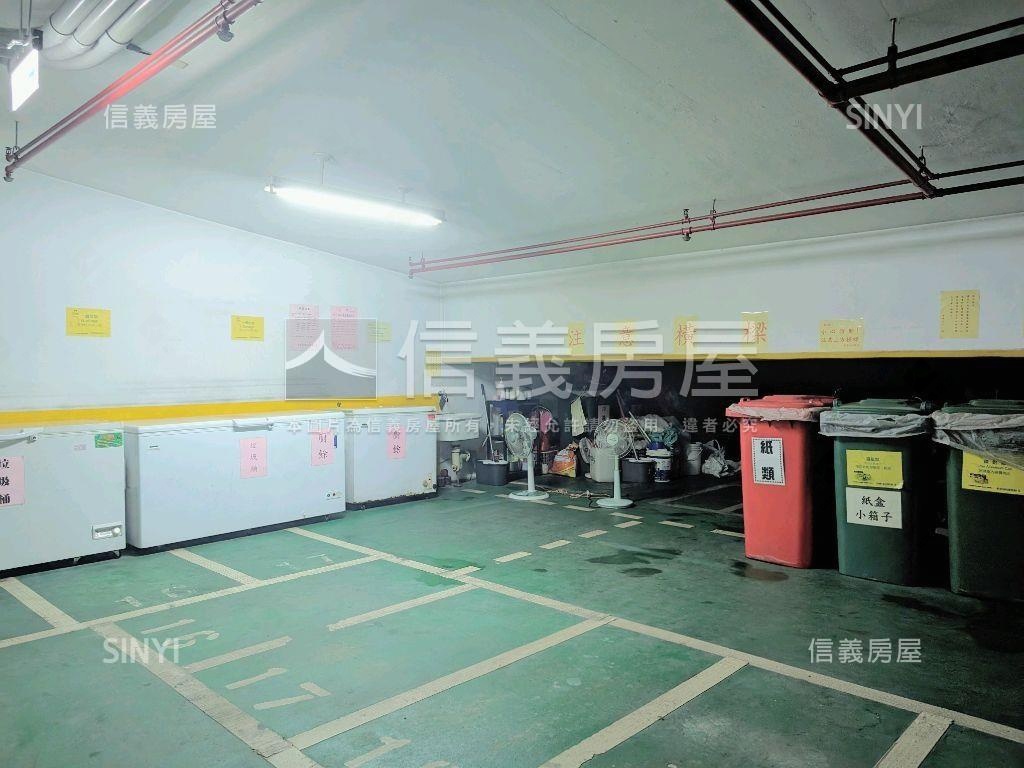城市美學。高樓三房車位房屋室內格局與周邊環境