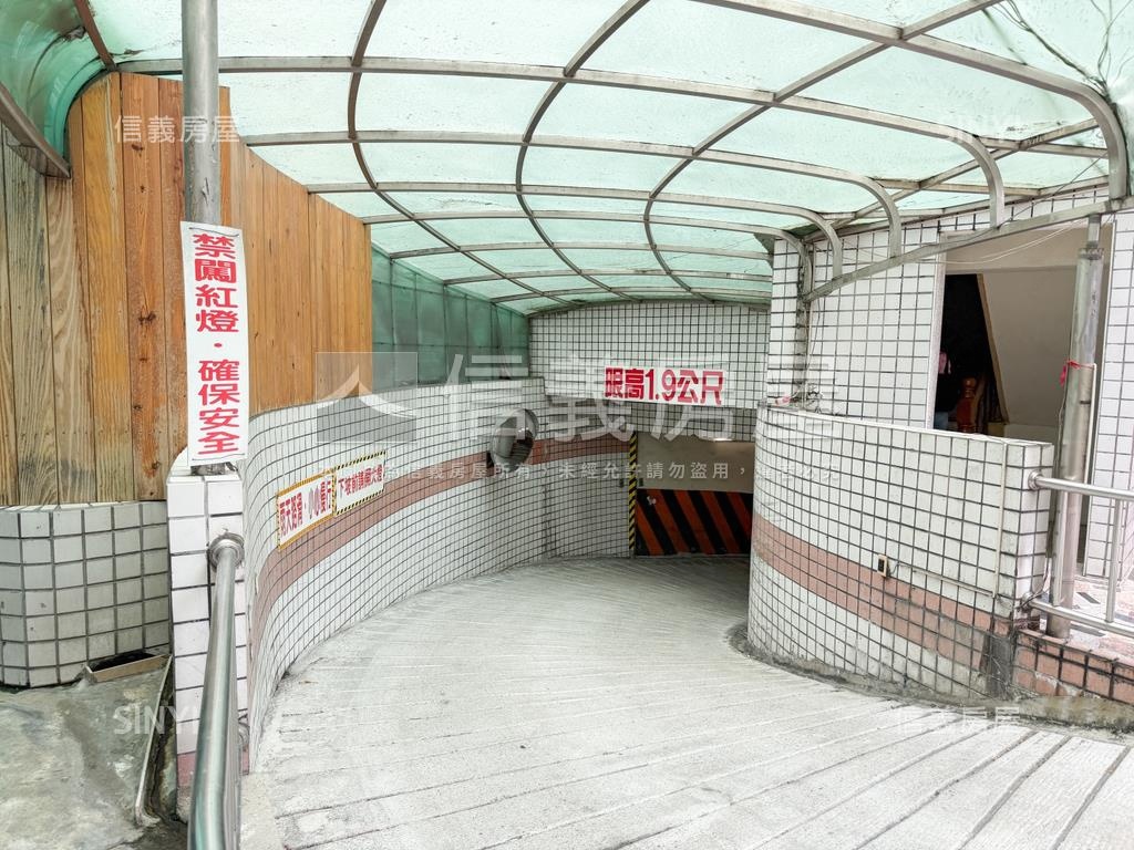 太億金座！大１房平車位房屋室內格局與周邊環境