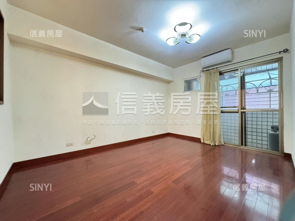 鶯歌電梯典雅三房房屋室內格局與周邊環境