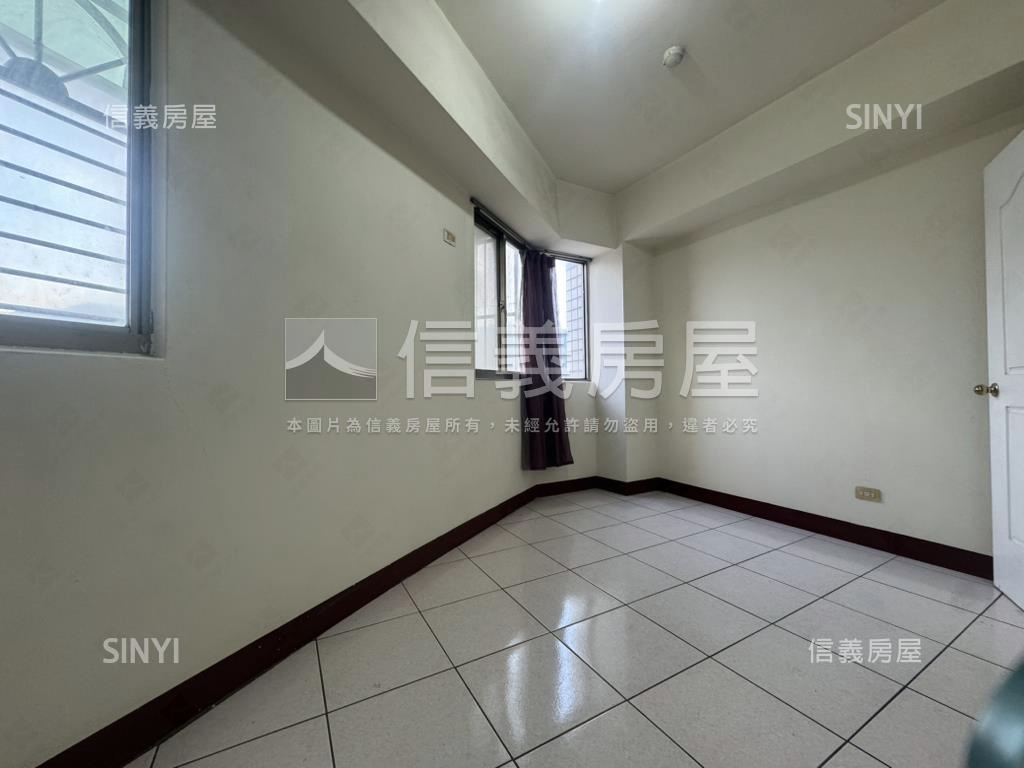 鶯歌電梯典雅三房房屋室內格局與周邊環境