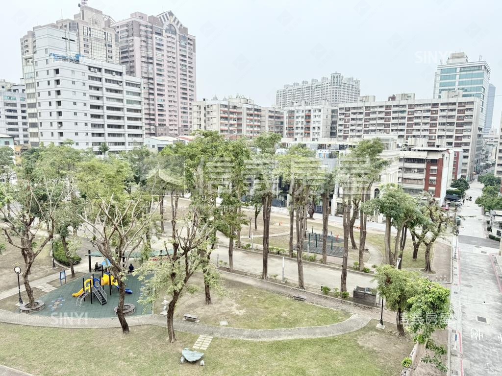 稀有！英倫園鼎角窗美車墅房屋室內格局與周邊環境
