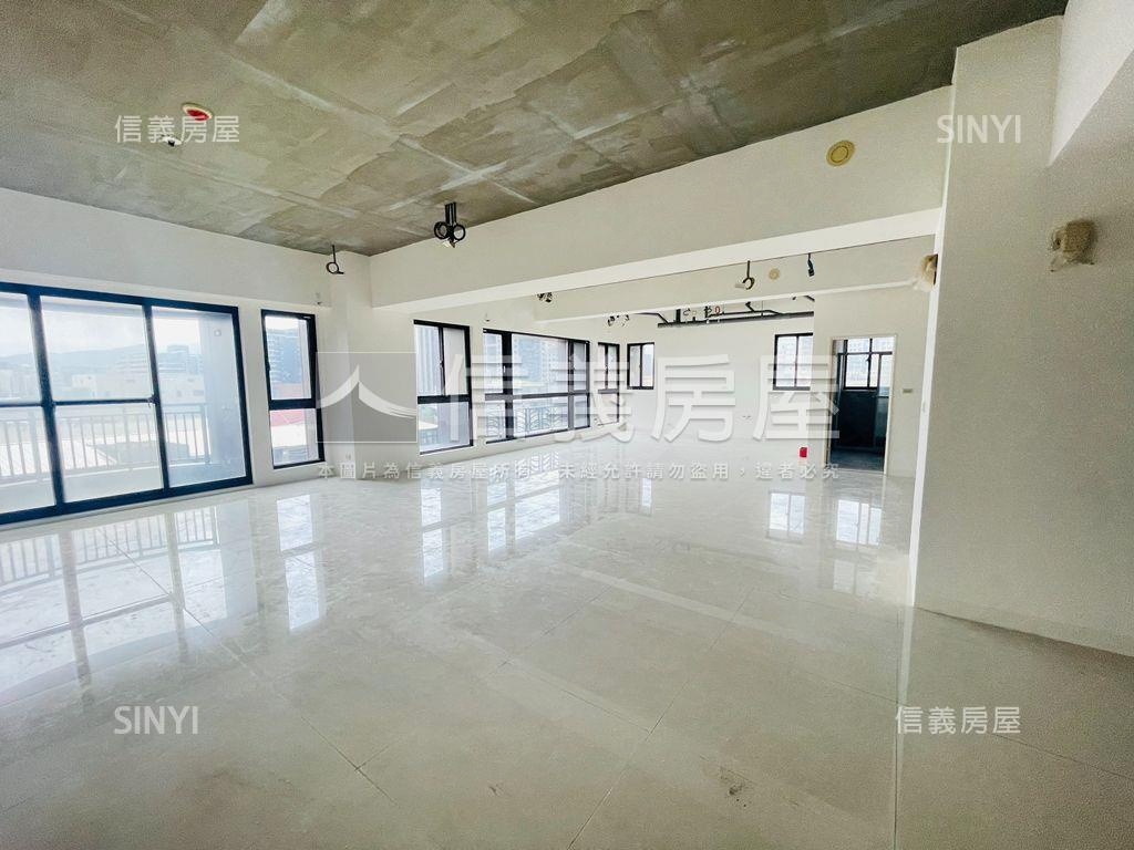 維多利亞誠意出售大空間房屋室內格局與周邊環境