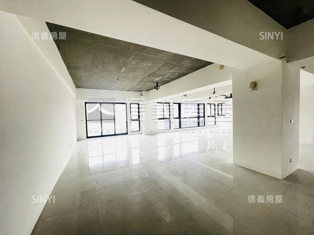 維多利亞誠意出售大空間房屋室內格局與周邊環境