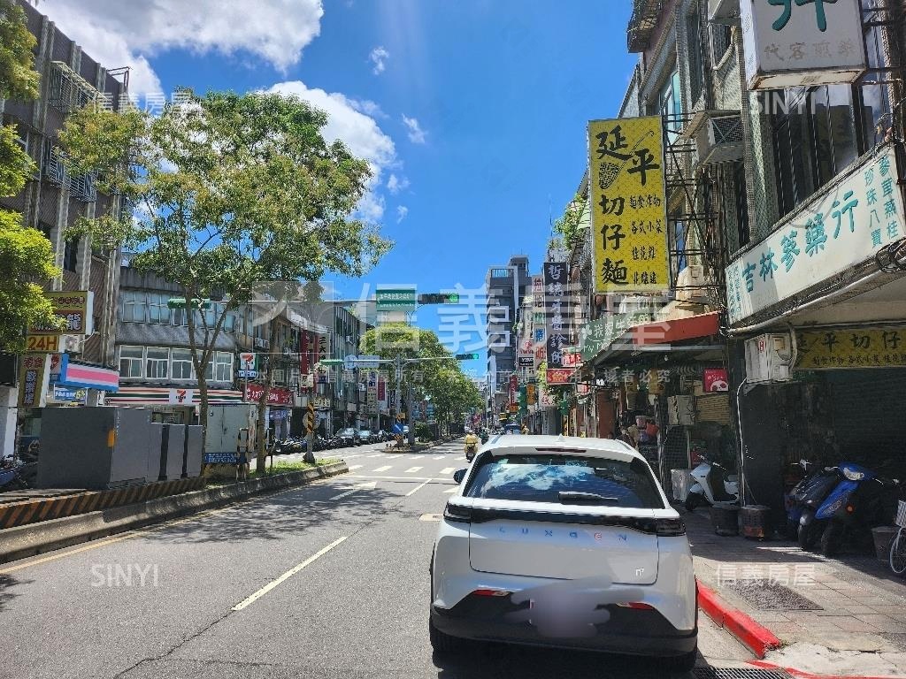 士林商一正馬路透天店面房屋室內格局與周邊環境