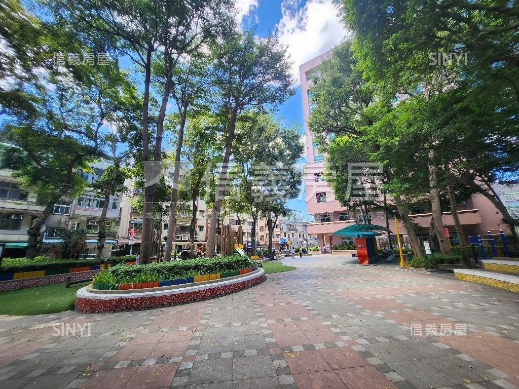 士林商一正馬路透天店面房屋室內格局與周邊環境