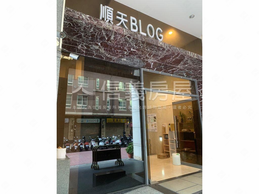 逢甲商圈，熱鬧樓店房屋室內格局與周邊環境