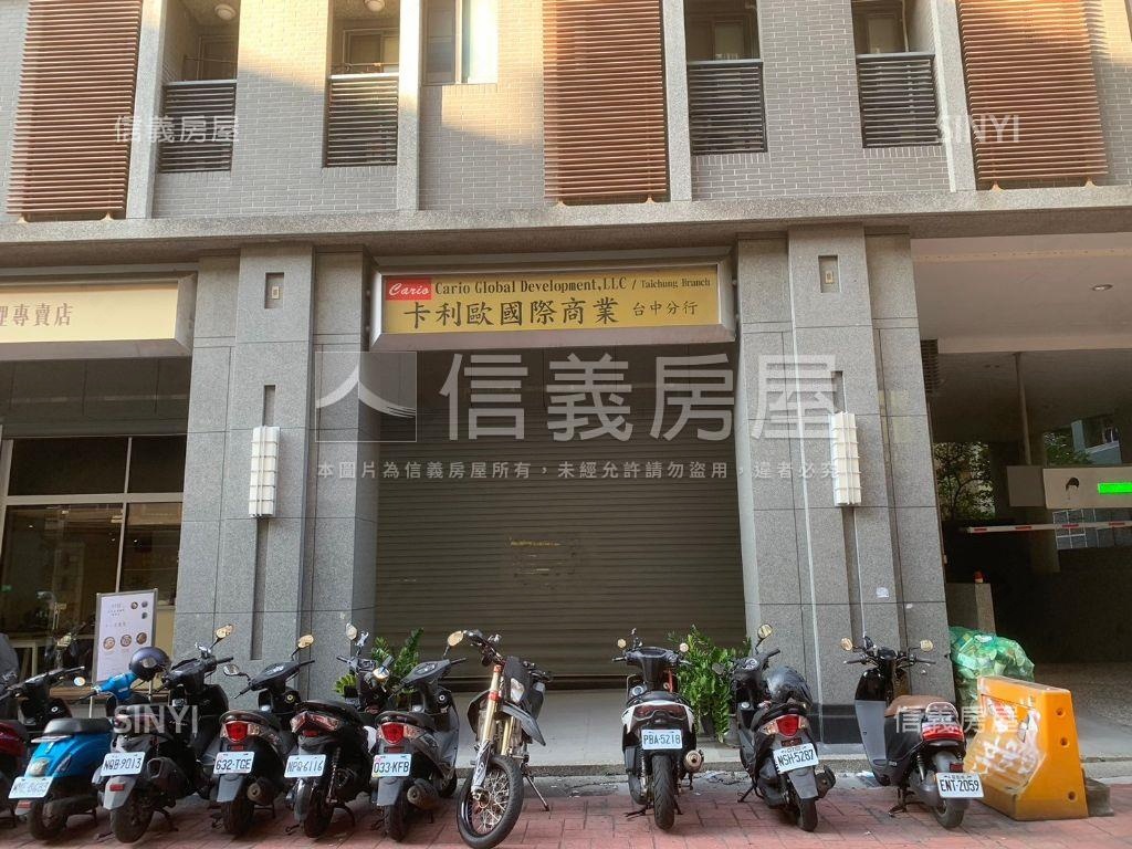 逢甲商圈，熱鬧樓店房屋室內格局與周邊環境