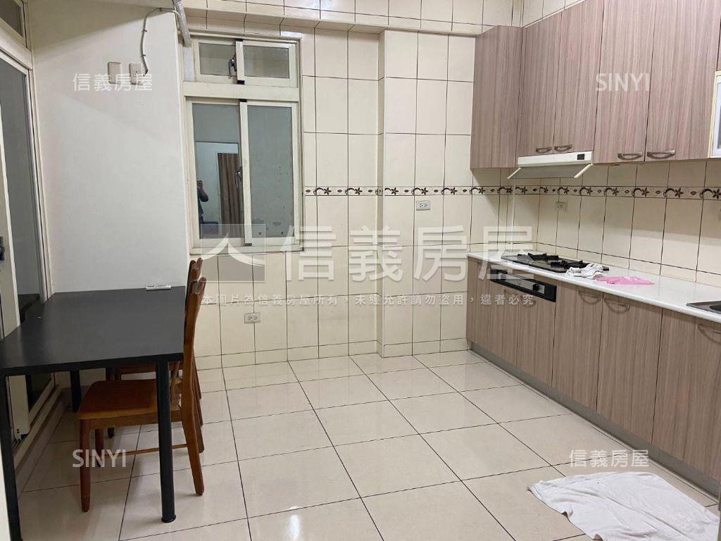 青年高中旁邊間透套房屋室內格局與周邊環境