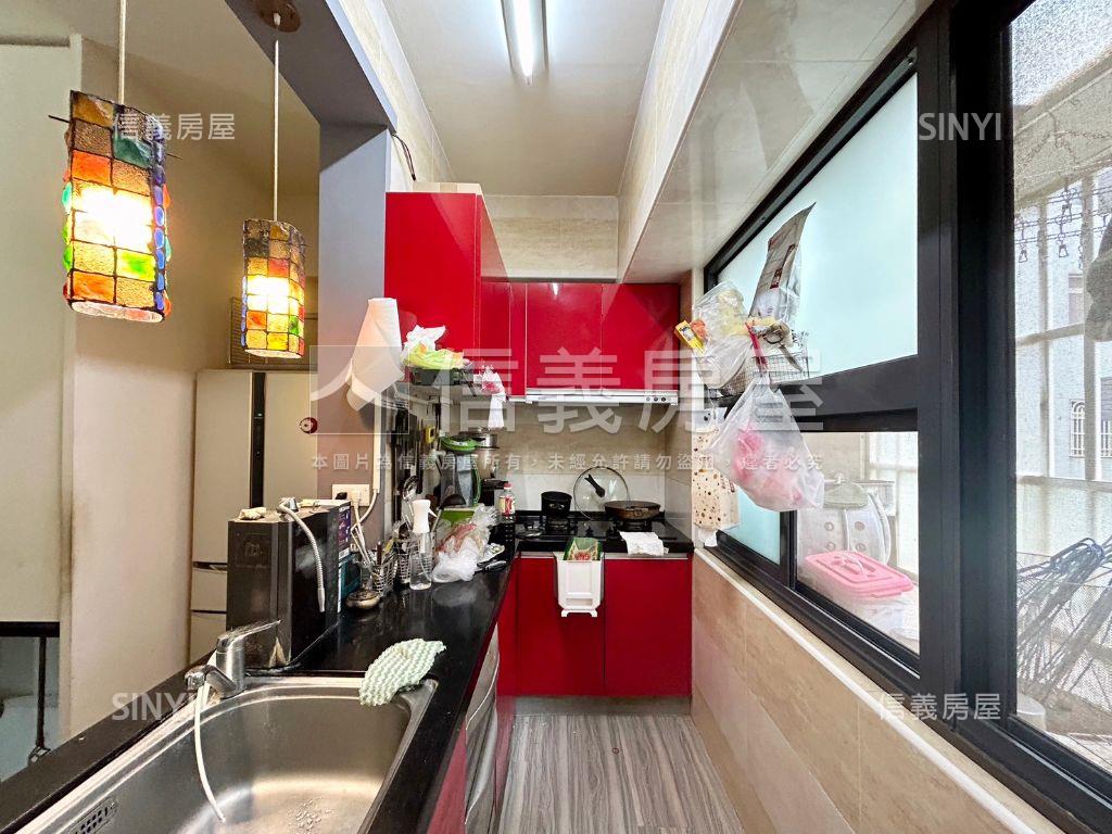 竹北博愛街人潮金店王房屋室內格局與周邊環境