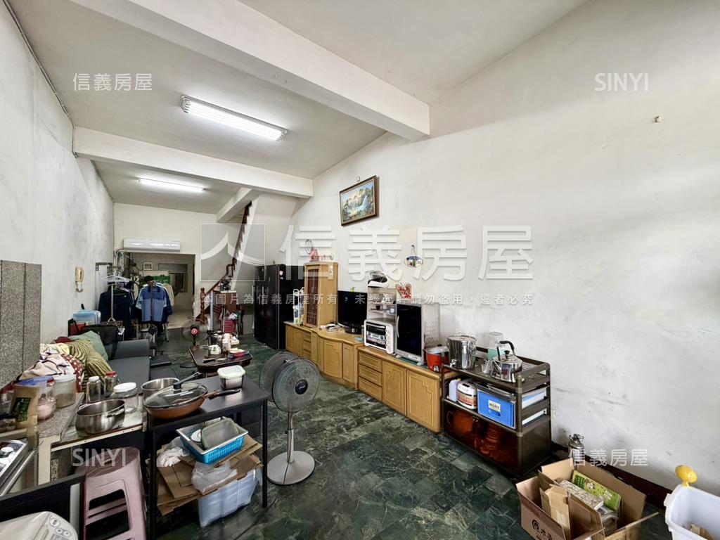 約１４米正路店面透天房屋室內格局與周邊環境