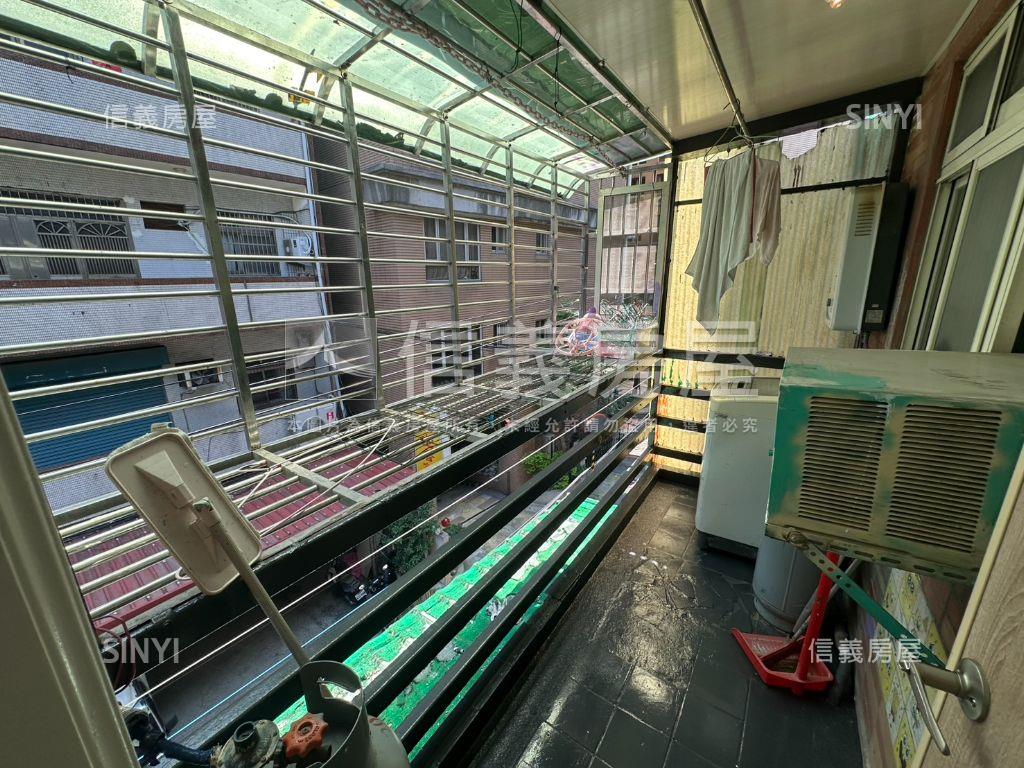 精華商圈黃金三樓美宅房屋室內格局與周邊環境