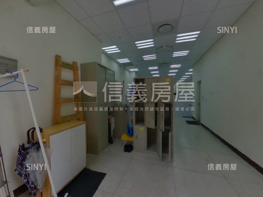 高鐵東興國中旁黃金店面房屋室內格局與周邊環境