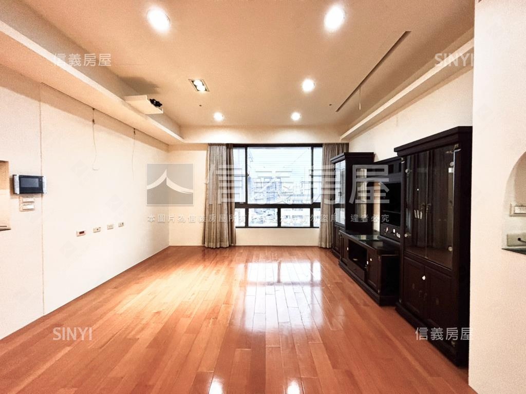 新東方高鐵精華高樓四房房屋室內格局與周邊環境