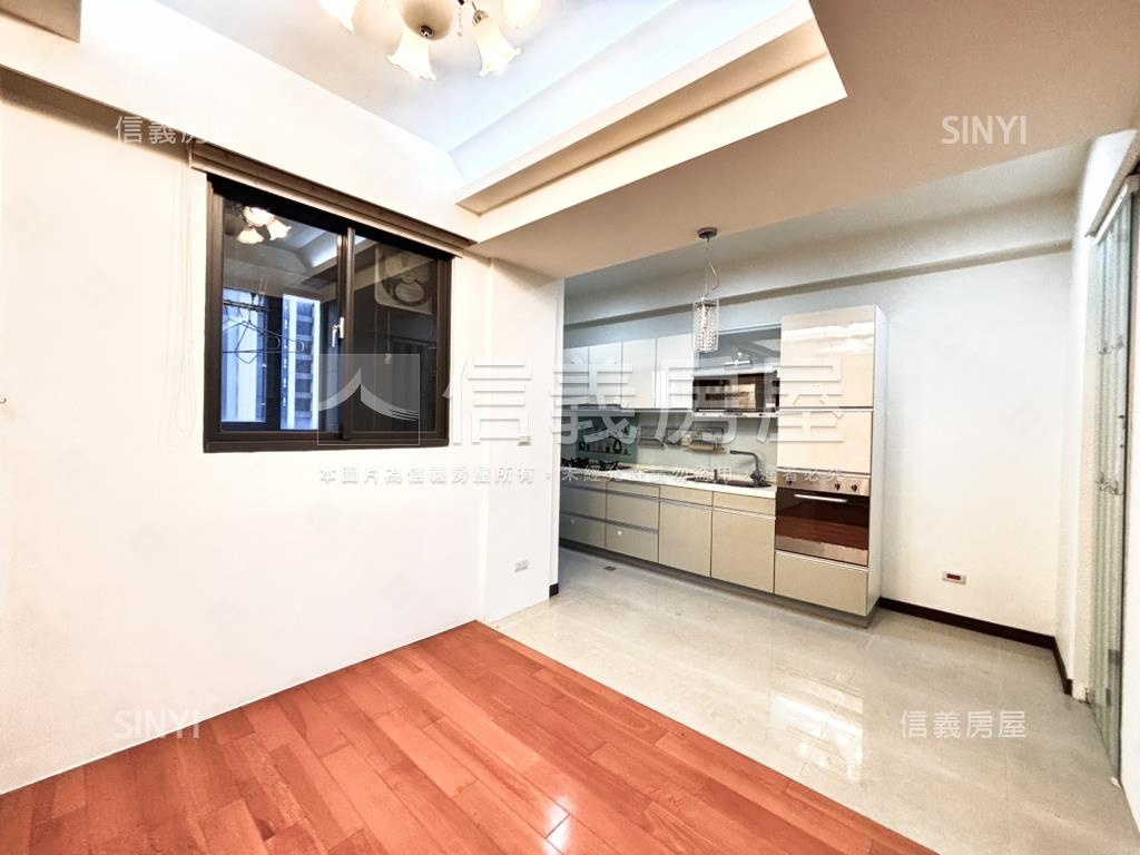 新東方高鐵精華高樓四房房屋室內格局與周邊環境
