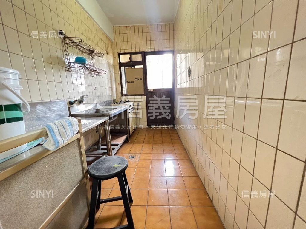 近東海台開三房房屋室內格局與周邊環境