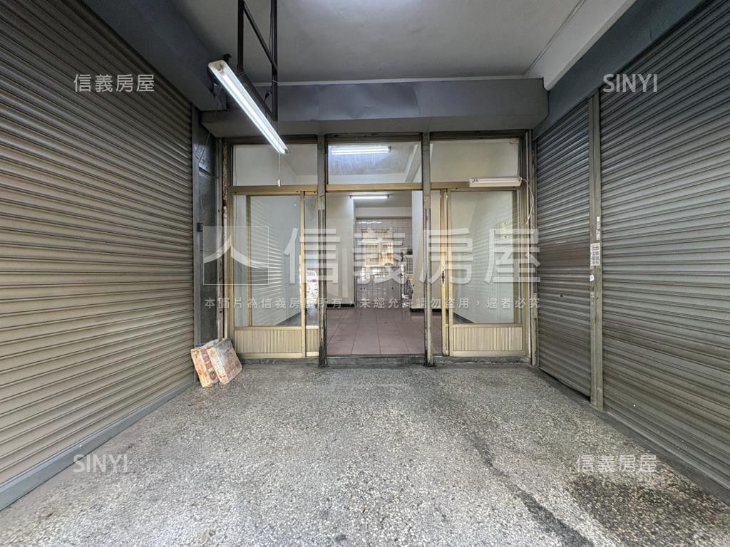 專任近中國醫前後臨路透店房屋室內格局與周邊環境