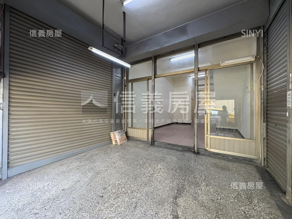 專任近中國醫前後臨路透店房屋室內格局與周邊環境