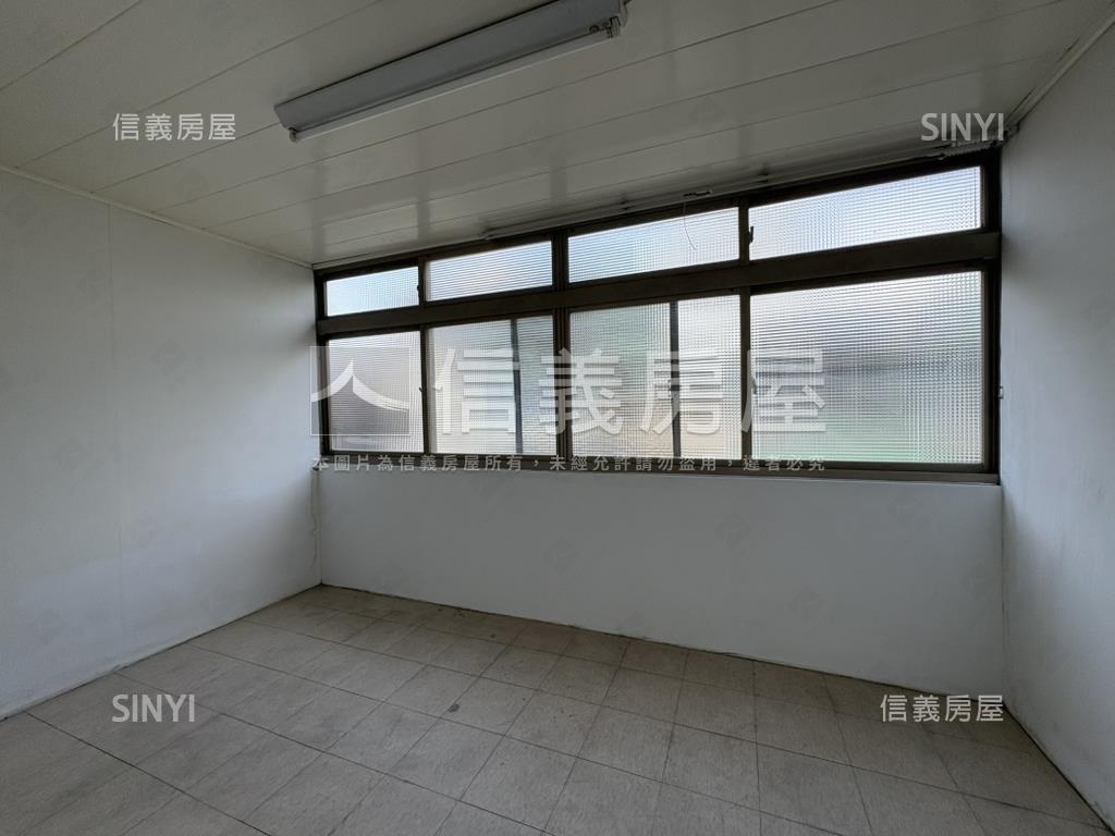 專任近中國醫前後臨路透店房屋室內格局與周邊環境
