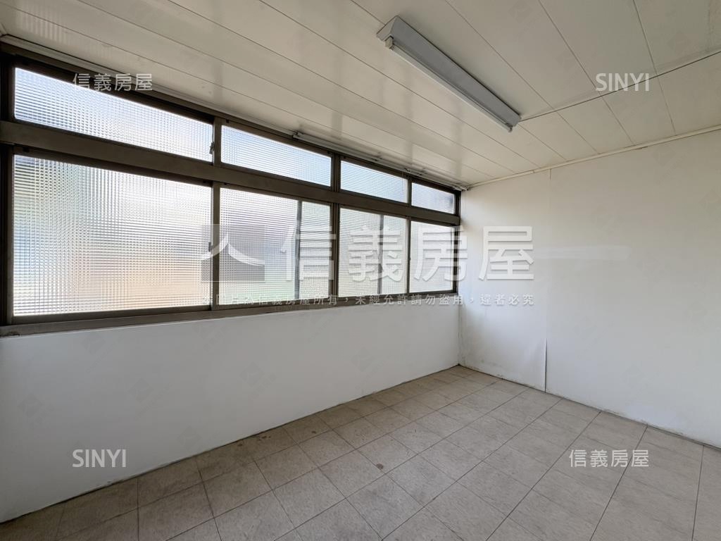 專任近中國醫前後臨路透店房屋室內格局與周邊環境
