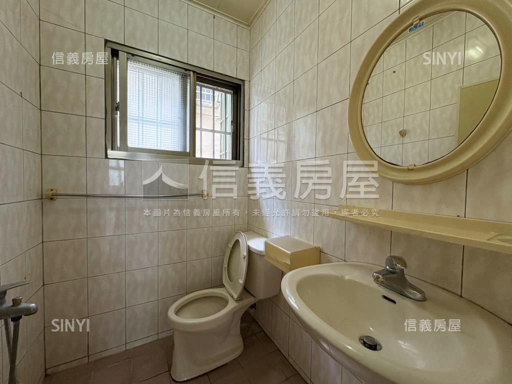 專任近中國醫前後臨路透店房屋室內格局與周邊環境