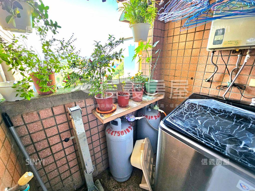 新台五路★輕妝小資２房房屋室內格局與周邊環境