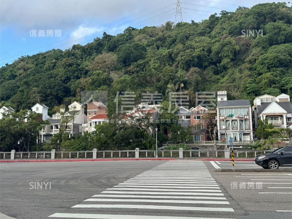 近東吳大學透天土地珠寶盒房屋室內格局與周邊環境