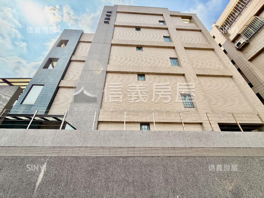 近文山特區電梯車墅房屋室內格局與周邊環境