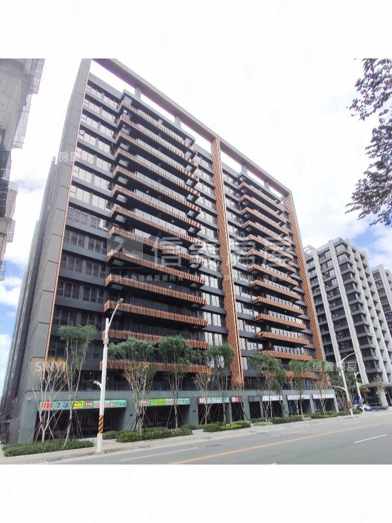 昭揚天銳裝潢美屋２個車位房屋室內格局與周邊環境