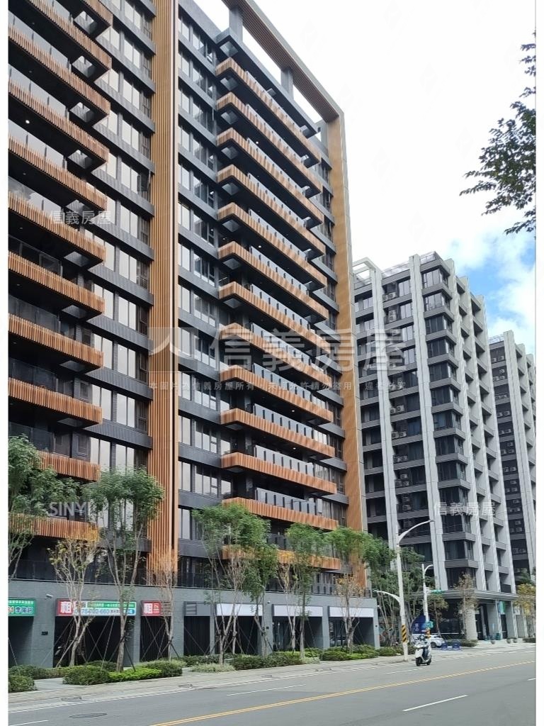 昭揚天銳裝潢美屋２個車位房屋室內格局與周邊環境