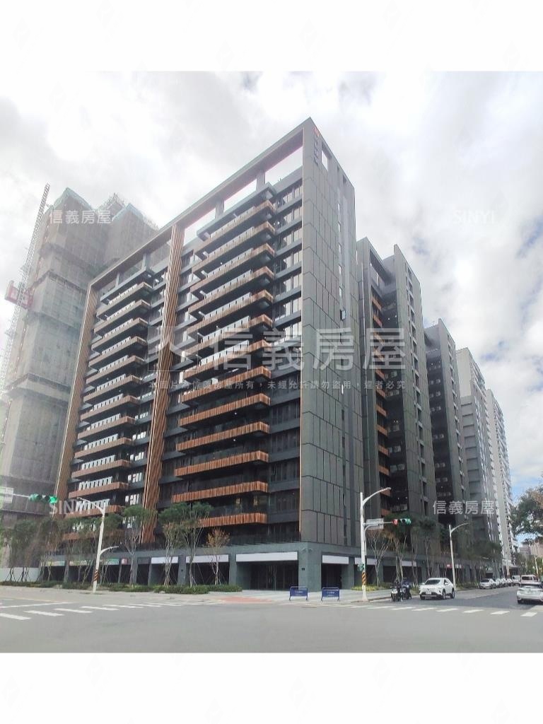 昭揚天銳裝潢美屋２個車位房屋室內格局與周邊環境