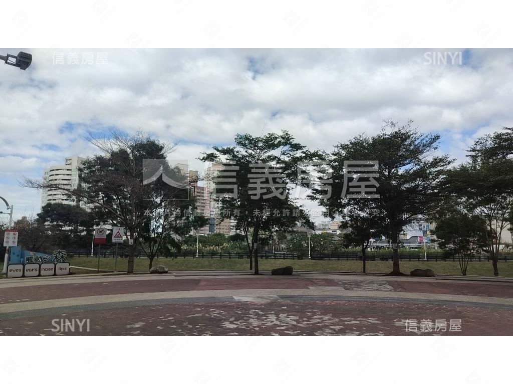 昭揚天銳裝潢美屋２個車位房屋室內格局與周邊環境