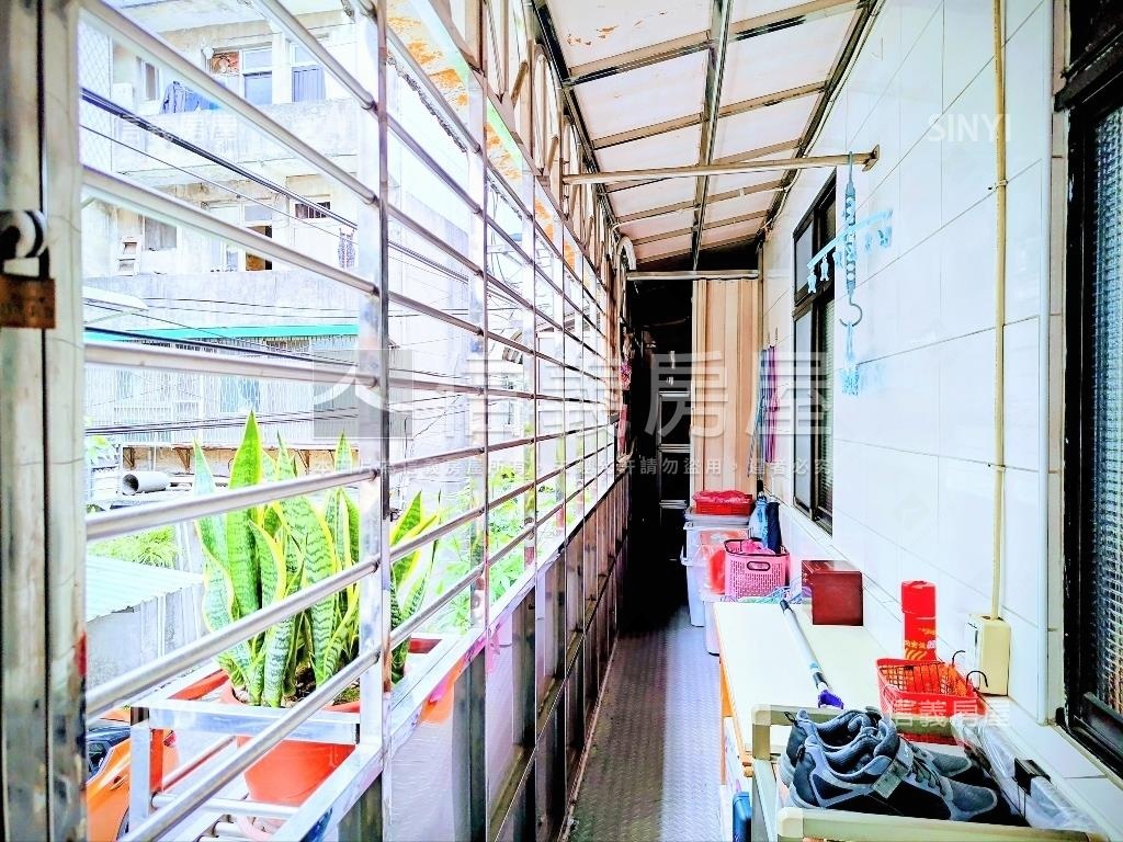 江子翠捷運靜巷邊間二樓房屋室內格局與周邊環境