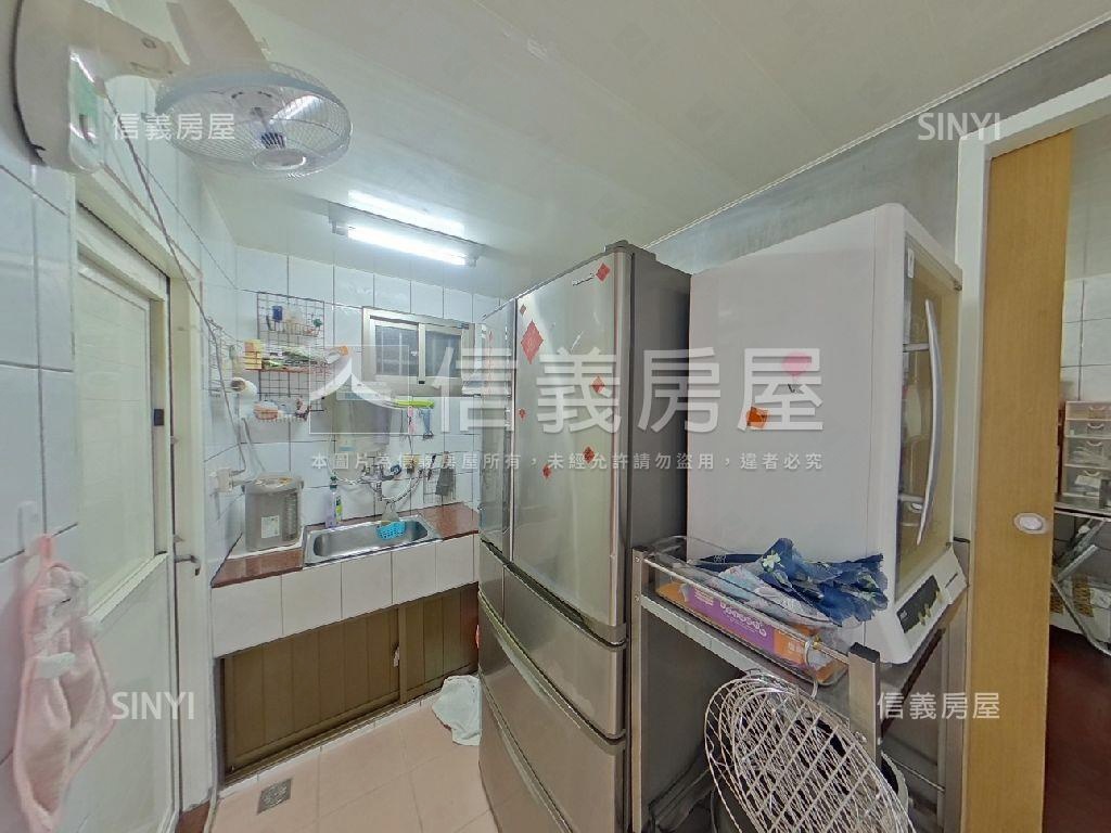 江子翠捷運靜巷邊間二樓房屋室內格局與周邊環境