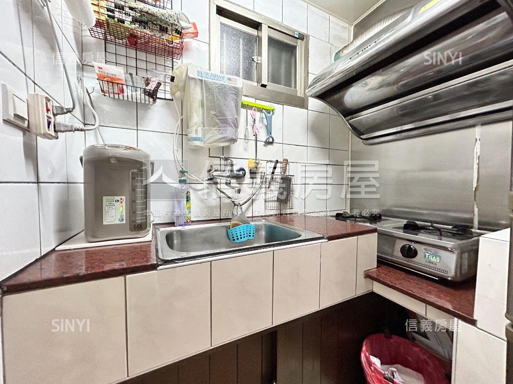 江子翠捷運靜巷邊間二樓房屋室內格局與周邊環境