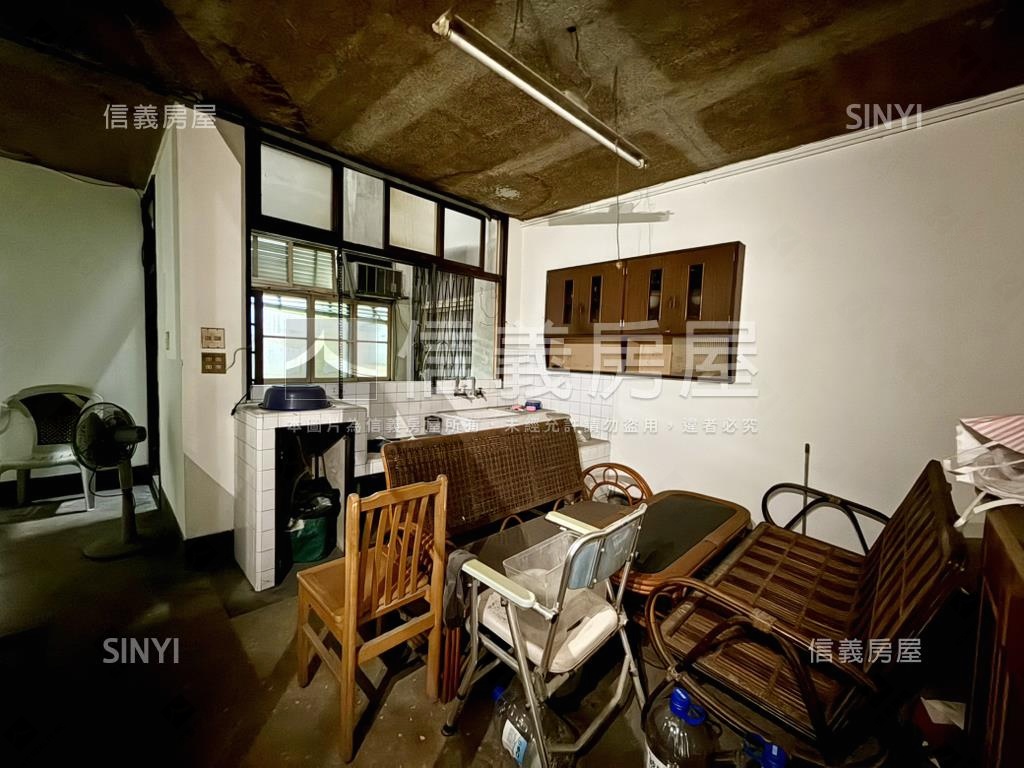 正開元路金店面房屋室內格局與周邊環境