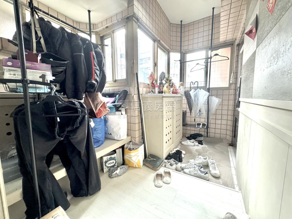 品值寶鎮高樓景觀裝潢三房房屋室內格局與周邊環境