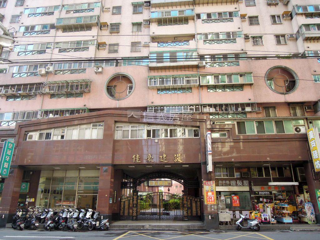 品值寶鎮高樓景觀裝潢三房房屋室內格局與周邊環境