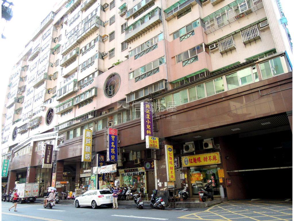 品值寶鎮高樓景觀裝潢三房房屋室內格局與周邊環境