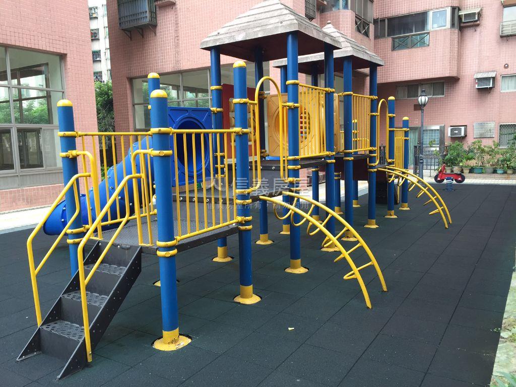 品值寶鎮高樓景觀裝潢三房房屋室內格局與周邊環境