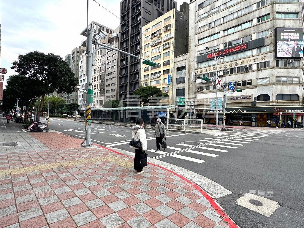 中山國小捷運面寬店辦房屋室內格局與周邊環境