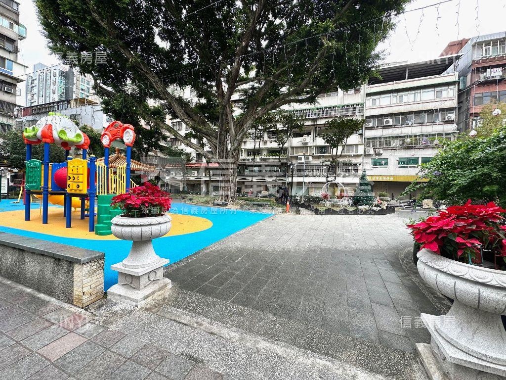 中山國小捷運面寬店辦房屋室內格局與周邊環境