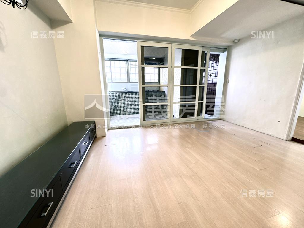 大坪林★邊間電梯美景兩房房屋室內格局與周邊環境