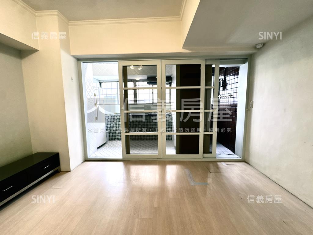 大坪林★邊間電梯美景兩房房屋室內格局與周邊環境