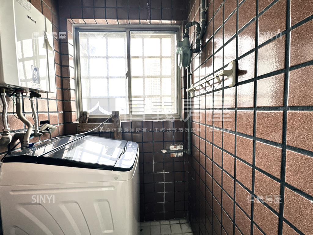 大坪林★邊間電梯美景兩房房屋室內格局與周邊環境