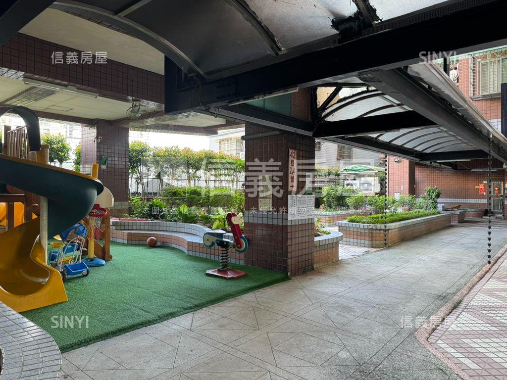 大坪林★邊間電梯美景兩房房屋室內格局與周邊環境