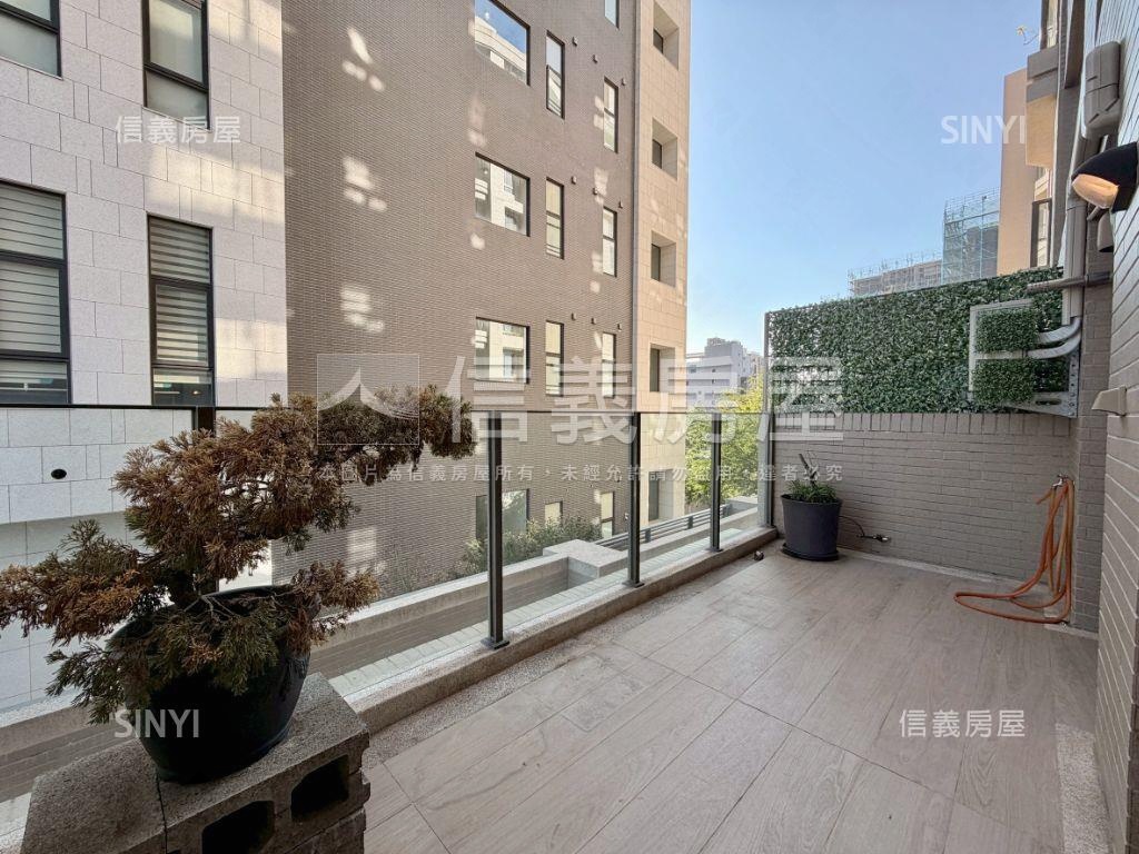 創研逸品精裝露臺戶平車位房屋室內格局與周邊環境