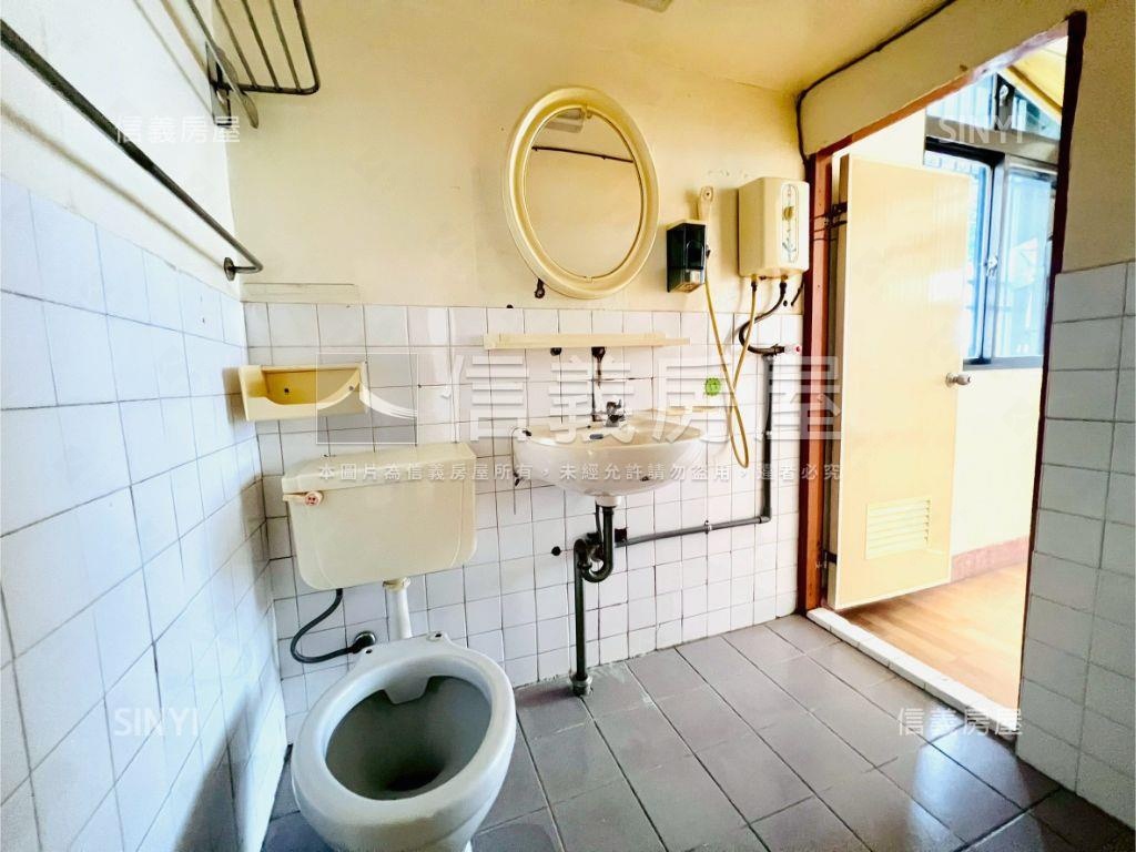 府安邊間ＤＩＹ面河景透天房屋室內格局與周邊環境