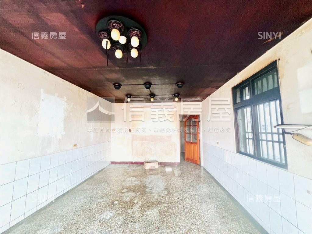 府安邊間ＤＩＹ面河景透天房屋室內格局與周邊環境