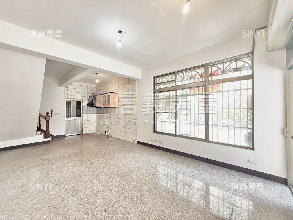 超Ａ兩面臨街三角窗美透天房屋室內格局與周邊環境