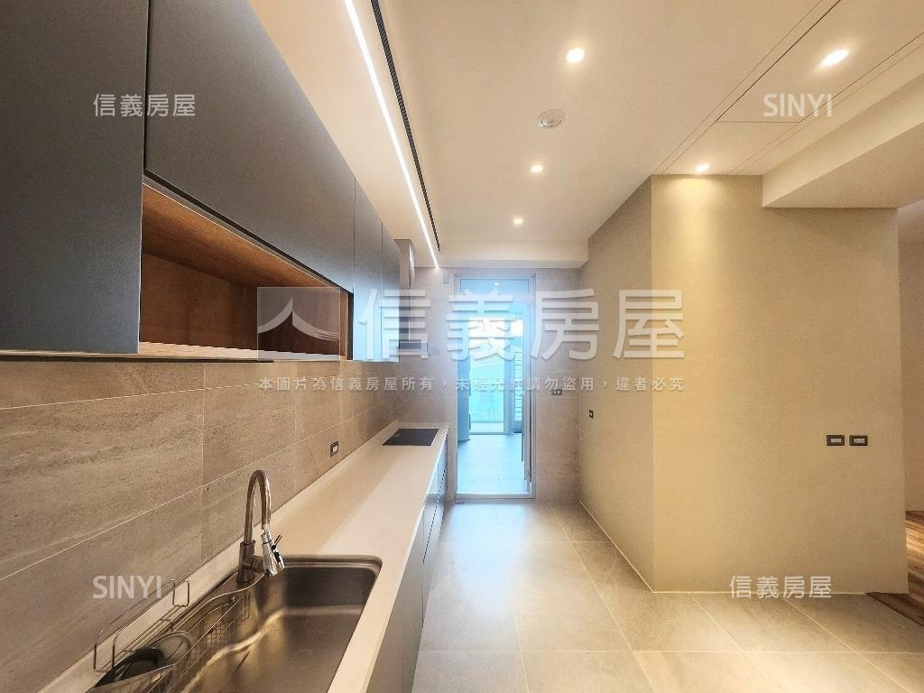 府都東區未住質感豪邸雙車房屋室內格局與周邊環境